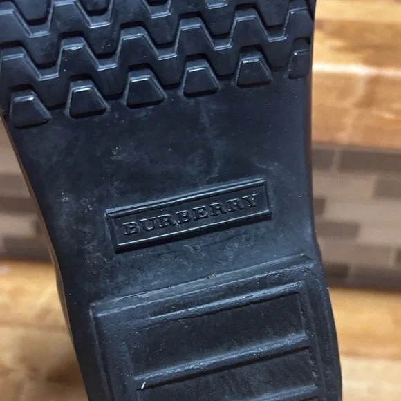 Burberry women’s boots size 8  with Free COA included !!! - Picture 7 of 12